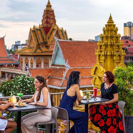 Amanjaya Pancam Suites Hotel Phnompen Kültér fotó